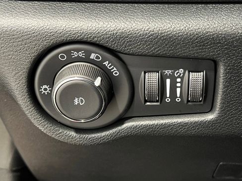 New 2026 Chrysler Pacifica Select image 24