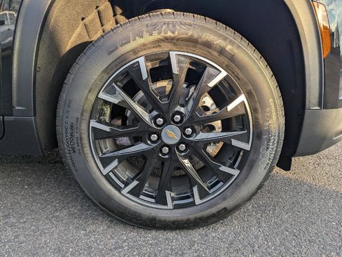 New 2026 Chevrolet Traverse LT image 13