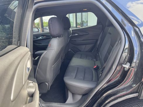 Used 2022 Chevrolet TrailBlazer RS w/ Sun and Liftgate Package FWD image 14
