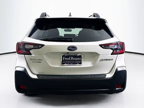 Certified 2025 Subaru Outback Premium w/ Popular Package #1 AWD/4WD image 8