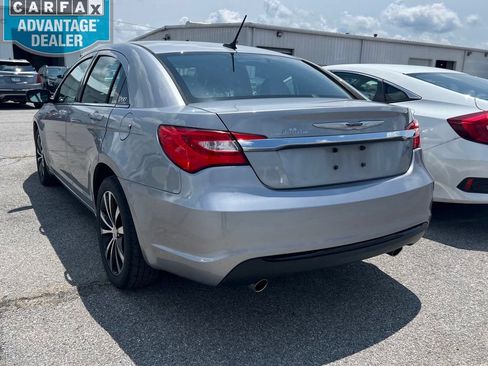 Used 2013 Chrysler 200 Touring w/ Cold Weather Group FWD image 5