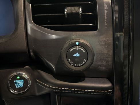 Used 2023 Ford F150 Lightning Platinum image 20