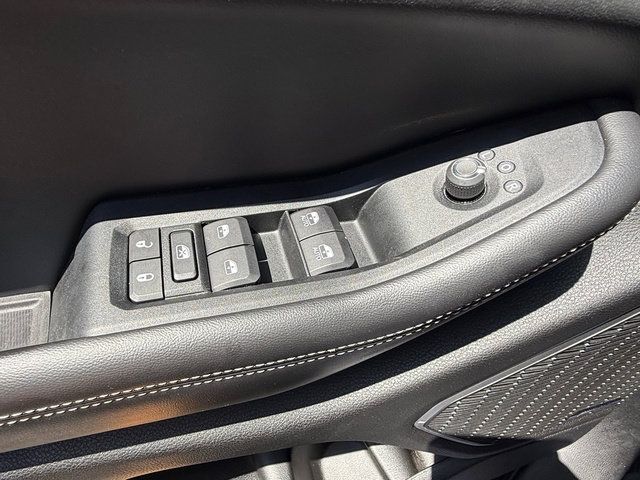 Used 2023 Jeep Grand Cherokee Limited AWD/4WD image 13