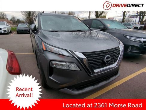 Used 2023 Nissan Rogue SV image 1