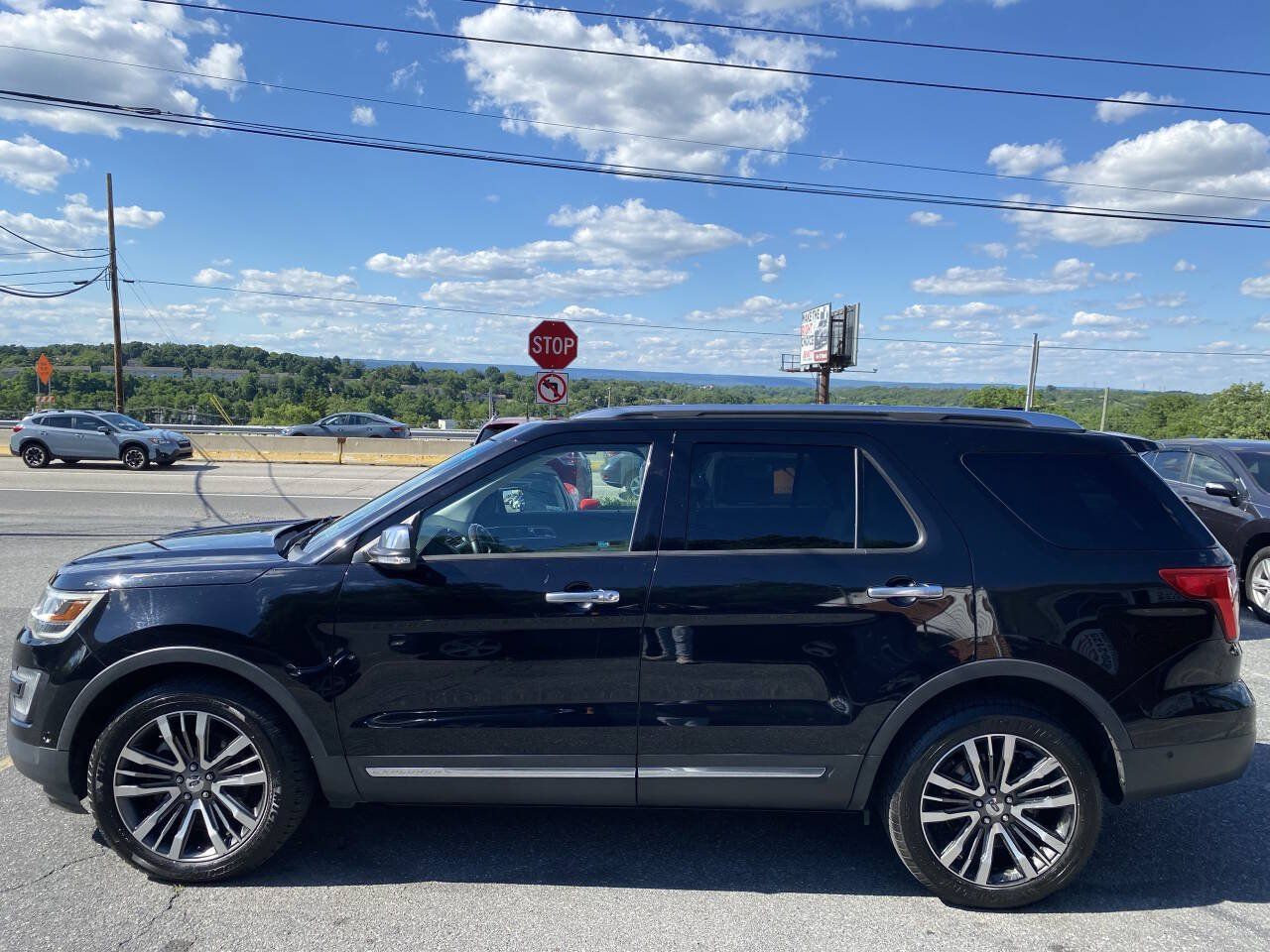 Used 2017 Ford Explorer Platinum AWD/4WD image 8