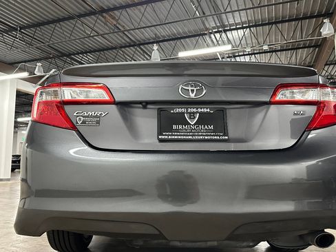 Used 2014 Toyota Camry SE FWD image 16
