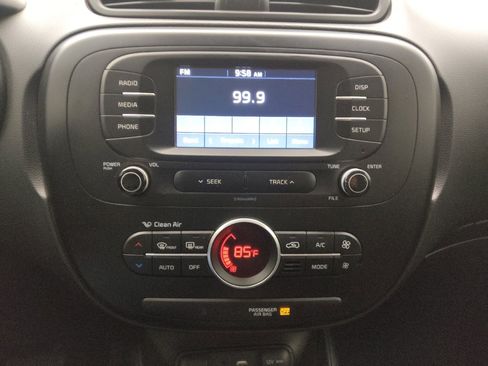 Used 2017 Kia Soul + image 25