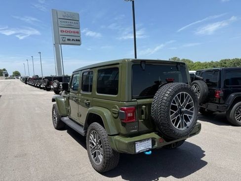 Used 2024 Jeep Wrangler High Altitude AWD/4WD image 5