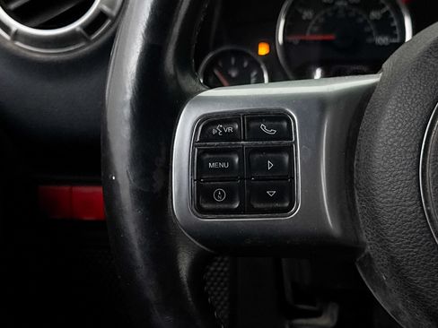 Used 2015 Jeep Wrangler Unlimited Rubicon AWD/4WD image 16
