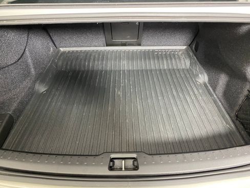 Used 2019 Volvo S60 T6 Momentum w/ Premium Package image 31