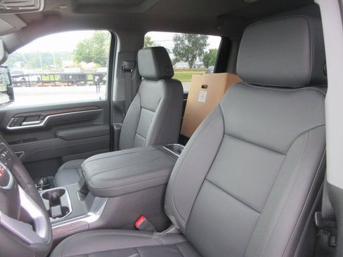 New 2026 GMC Sierra 3500 SLT w/ SLT Convenience Package AWD/4WD image 15