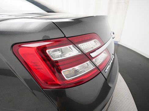 Used 2018 Ford Taurus SEL FWD image 32