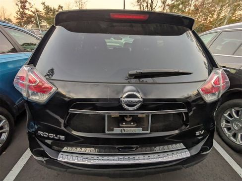 Used 2015 Nissan Rogue SV image 5