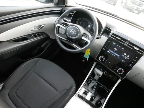 Used 2022 Hyundai Tucson SE image 9