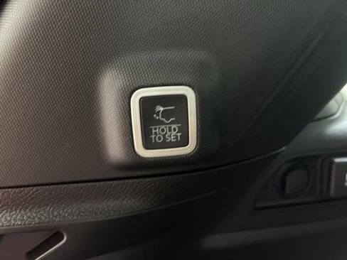 Used 2024 Jeep Grand Cherokee Limited AWD/4WD image 7