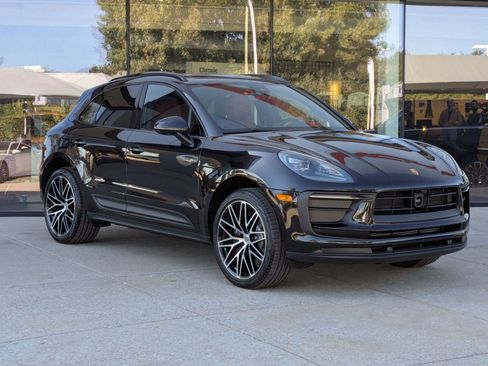 Certified 2026 Porsche Macan AWD/4WD image 7