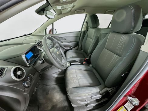 Used 2016 Chevrolet Trax LT image 13