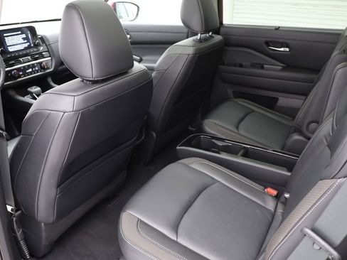 Used 2022 Nissan Pathfinder SL w/ SL Premium Package image 13