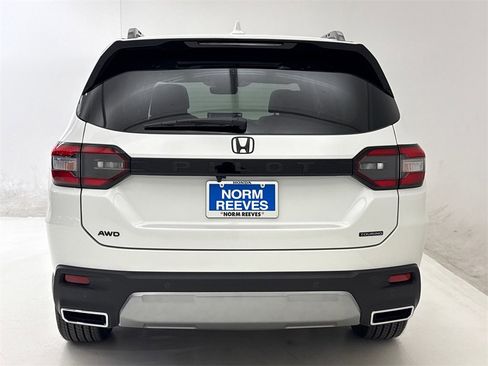 New 2026 Honda Pilot Touring image 9