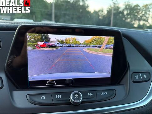 Used 2021 Chevrolet Blazer LT FWD image 23