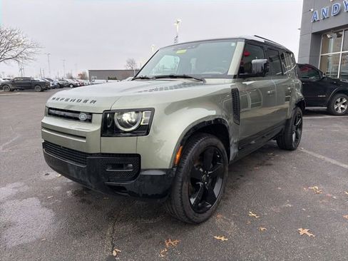 Used 2025 Land Rover Defender 110 X-Dynamic SE image 14