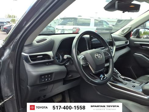 Used 2021 Toyota Highlander Platinum AWD/4WD image 15