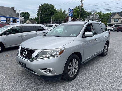 Used 2016 Nissan Pathfinder SL w/ SL Premium Package AWD/4WD image 2