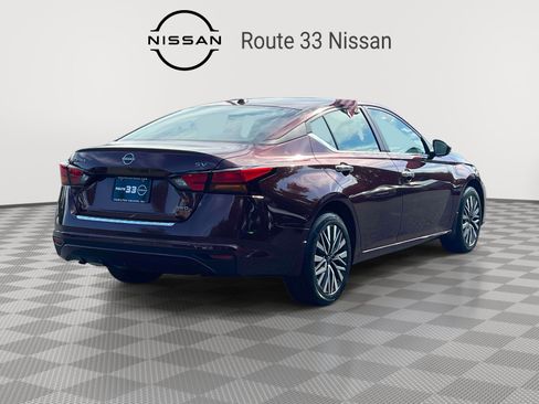Used 2023 Nissan Altima 2.5 SV AWD/4WD image 4