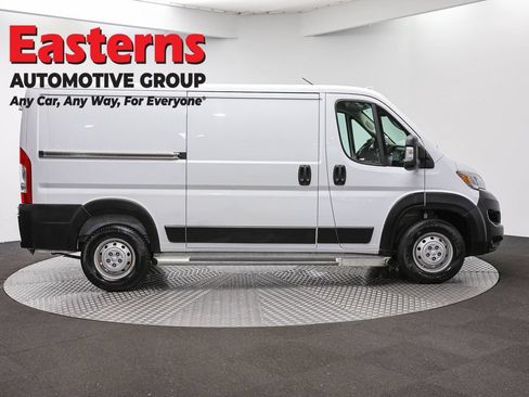 Used 2023 RAM ProMaster 2500 FWD image 3