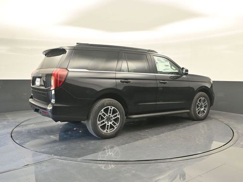 New 2025 Ford Expedition Active image 15