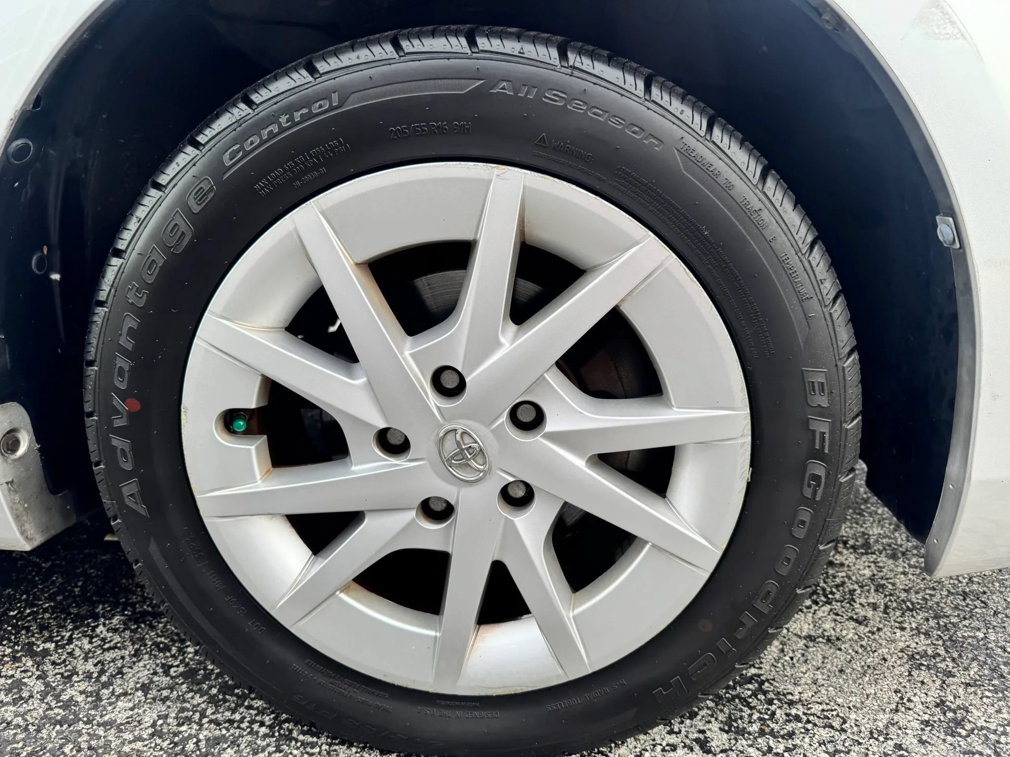 Used 2013 Toyota Prius V Three FWD image 11