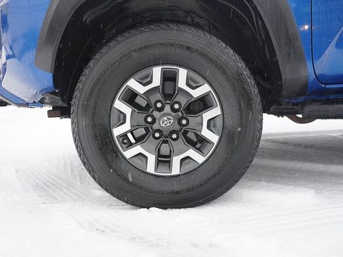 Used 2017 Toyota Tacoma TRD Off-Road image 18