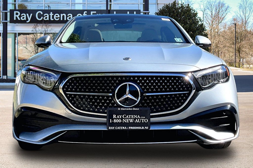 Used 2024 Mercedes-Benz E 450 4MATIC Sedan image 3