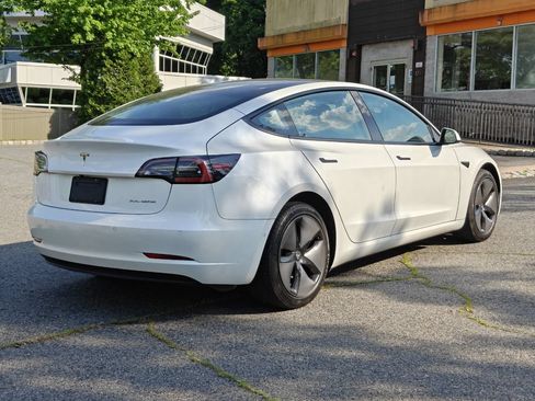 Used 2022 Tesla Model 3 Long Range AWD/4WD image 4