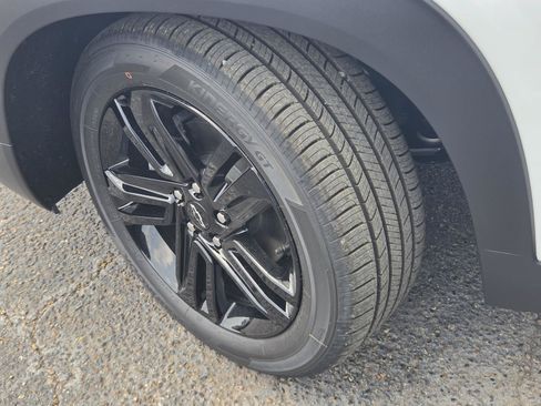 New 2026 Chevrolet TrailBlazer LT w/ Midnight Edition FWD image 27