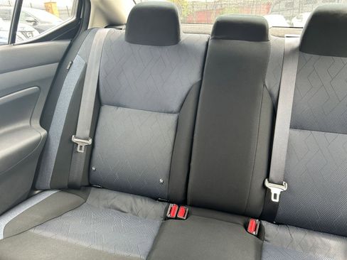 Used 2025 Nissan Versa SV image 34