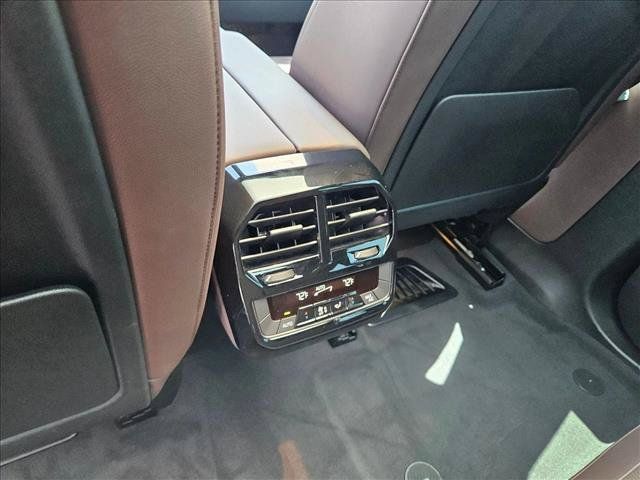Certified 2025 BMW iX xDrive50 AWD/4WD image 18