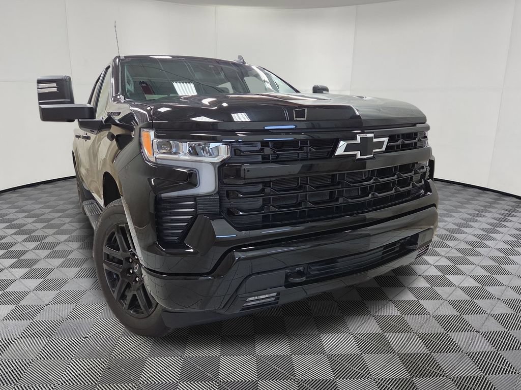 Used 2024 Chevrolet Silverado 1500 RST w/ Convenience Package II AWD/4WD image 2