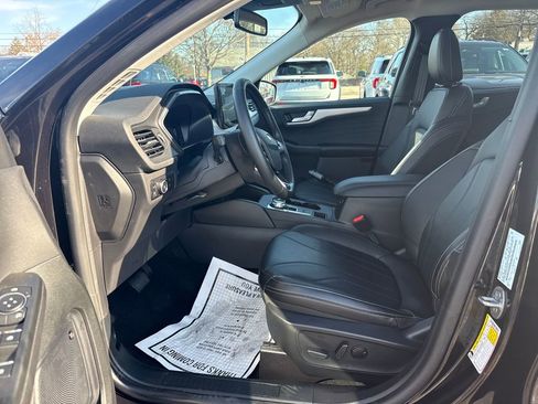Used 2025 Ford Escape Platinum w/ Premium Technology Package image 23
