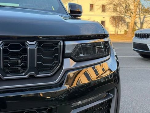 New 2026 Jeep Grand Cherokee Limited w/ Limited Altitude Package image 11