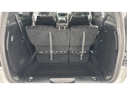 Used 2026 Chrysler Pacifica Limited FWD image 21