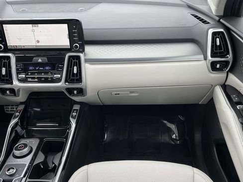 Used 2024 Kia Sorento SX Prestige image 21