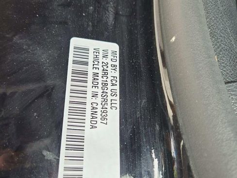 Used 2025 Chrysler Pacifica Select FWD image 39