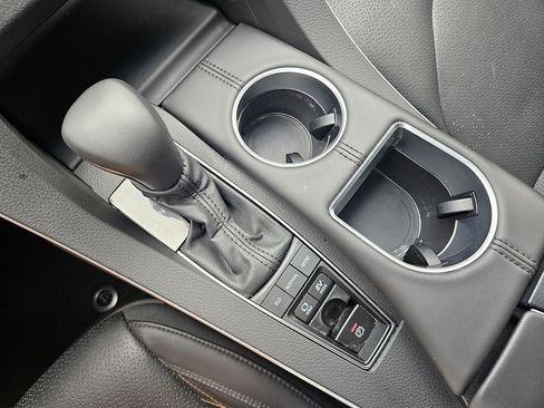 Used 2022 Toyota Avalon Limited FWD image 17