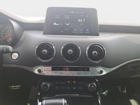 Used 2020 Kia Stinger GT1 AWD/4WD image 20