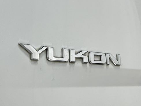 Used 2019 GMC Yukon SLT AWD/4WD image 42