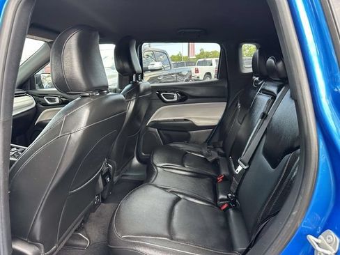 Used 2023 Jeep Compass Limited AWD/4WD image 7