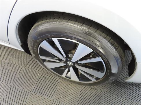 Used 2022 Nissan Altima 2.5 SV FWD image 7
