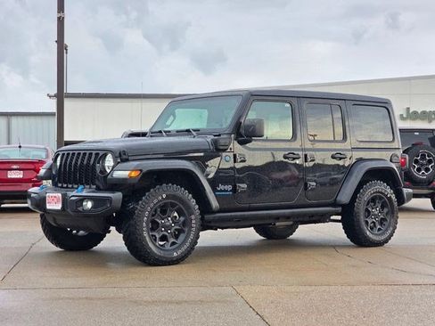 Used 2023 Jeep Wrangler Unlimited w/ Sun & Screen Package AWD/4WD image 3