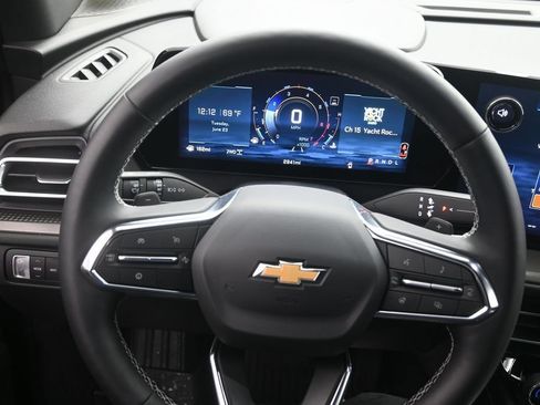 Certified 2026 Chevrolet Traverse LT w/ Driver Confidence Package AWD/4WD image 9